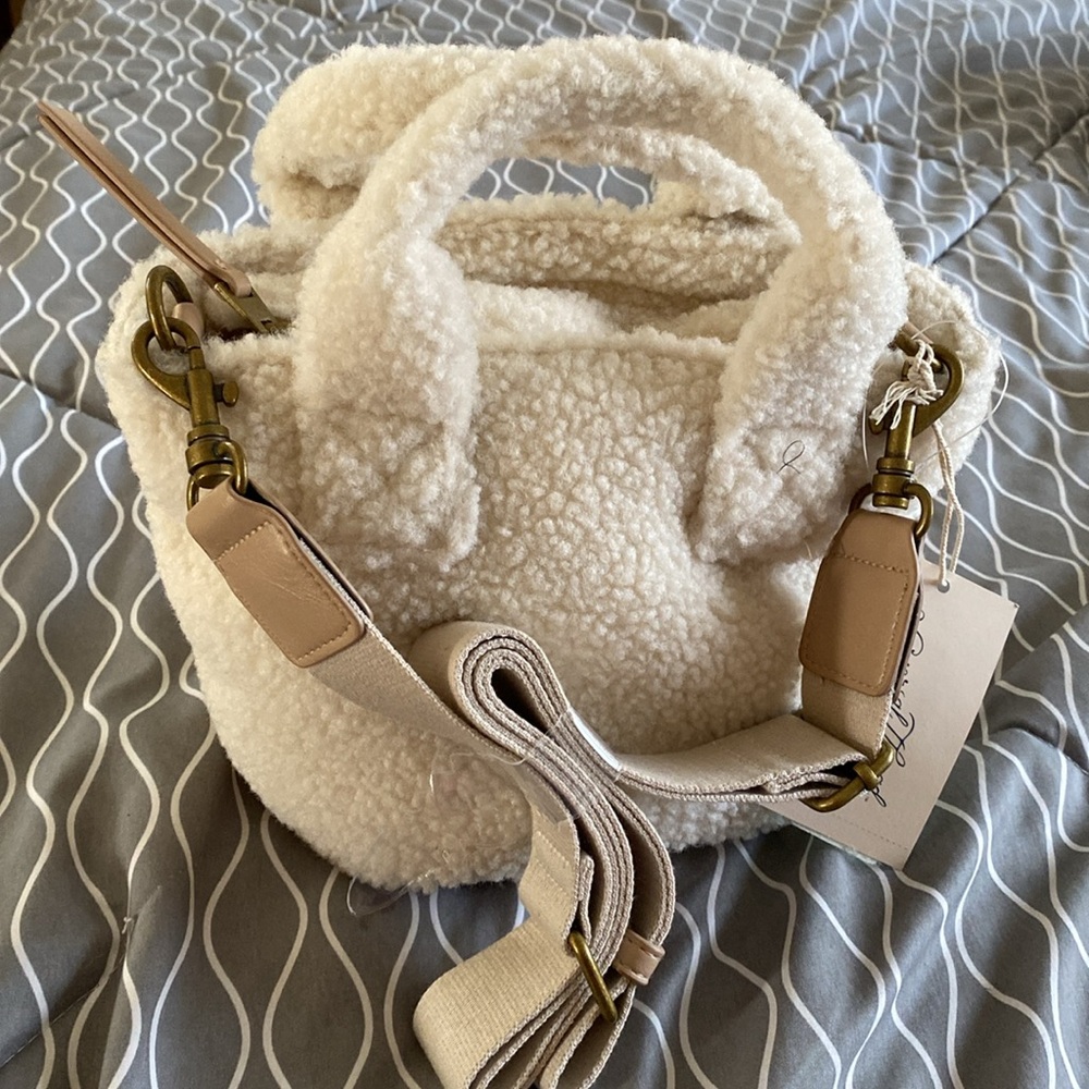 Teddy Small Tote Bag White Cream Sherpa crossbody NEW - Picture 3 of 4